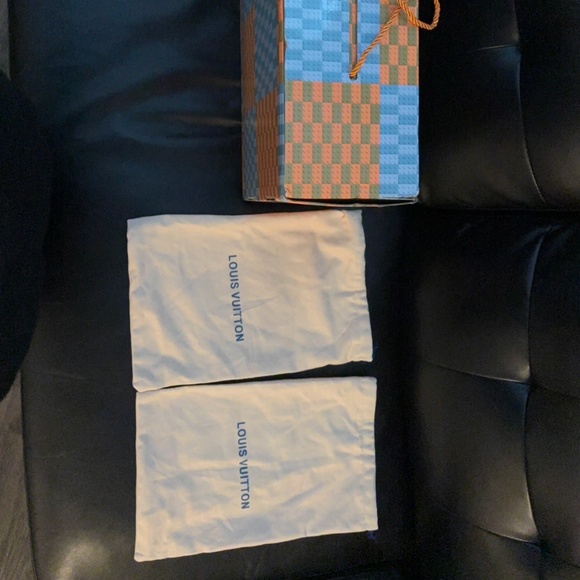 Louis Vuitton box and bags - Picture 3 of 6